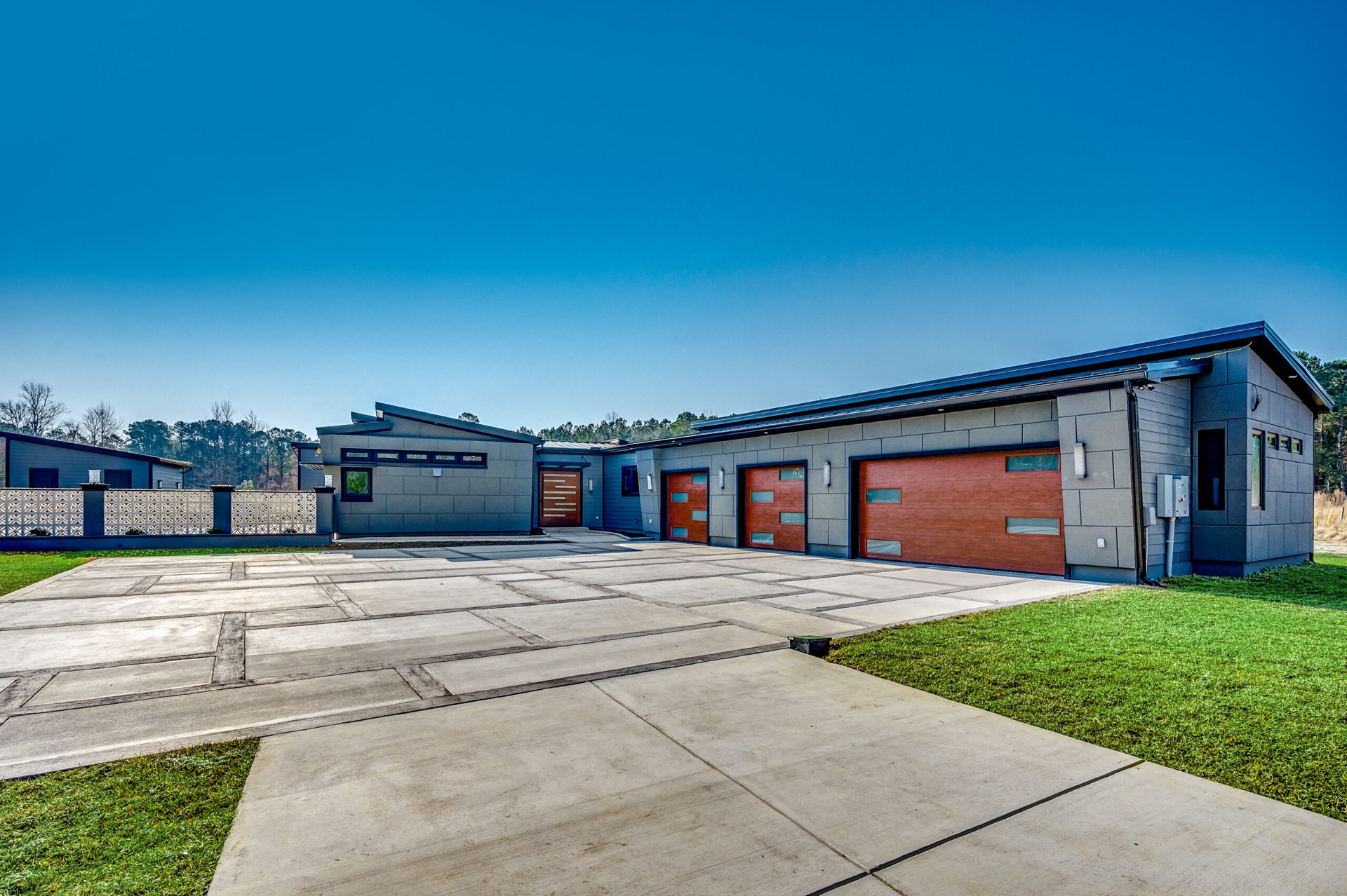 4137 Woodlawn Drive