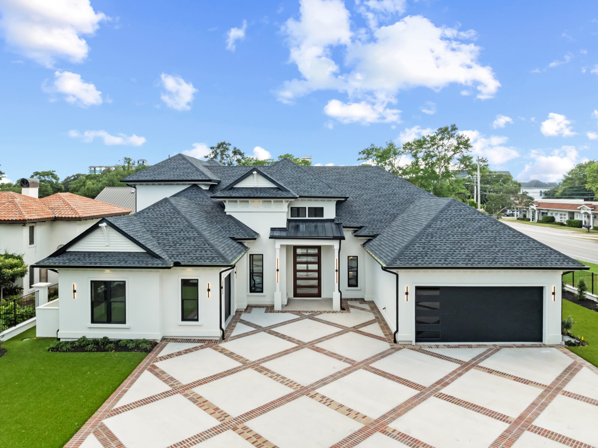 215 80th Ave N